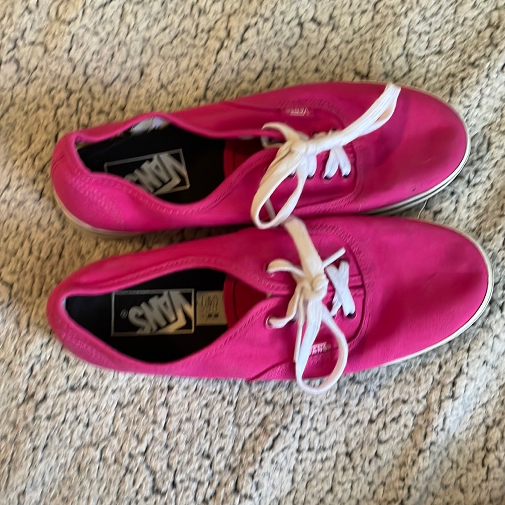 Girls hot pink vans low rise with laces